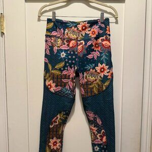 JOHNNY WAS - BLUE AND PINK FLORAL LEGGINGS -